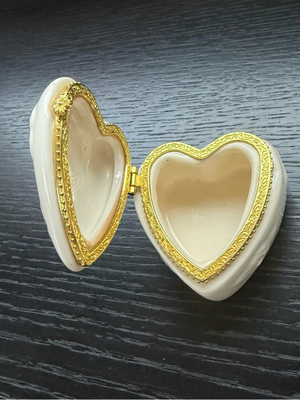 Small shop jewelry, 7 pairs of earrings and small ceramic container. - Picture 10 of 13